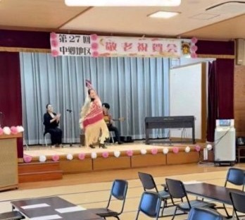 木更津市老人福祉センターの大広間でのリハーサルの様子